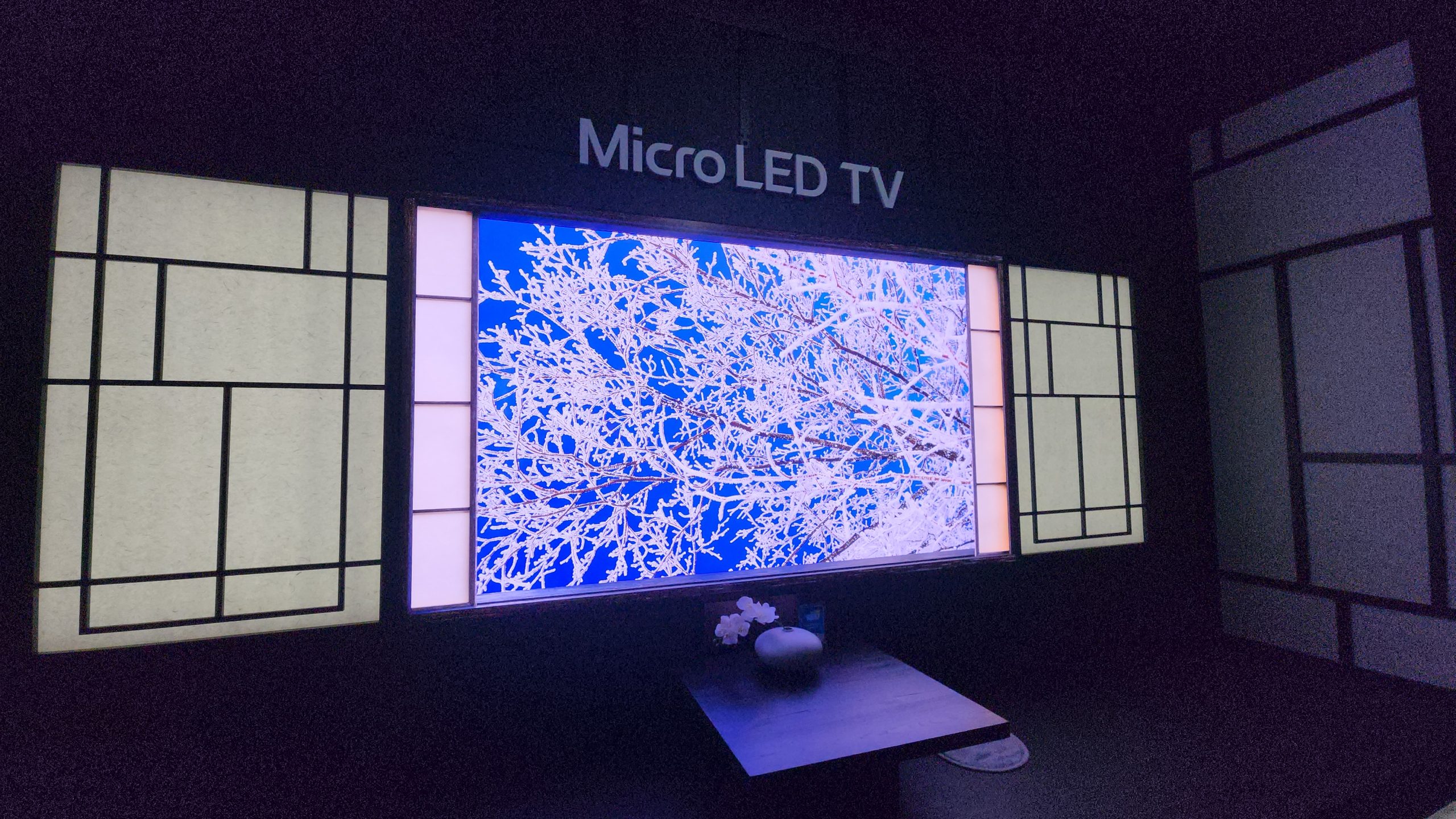 LG MAGNIT 4K 136-inch Micro LED TV